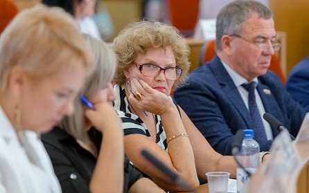 Изменения в законодательстве затронули соцобслуживание и охрану труда